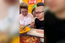 女孩被男孩拐娱乐吃瓜酱,娱乐吃瓜酱揭秘事件真相