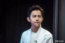 娱乐吃瓜高情商男星,男星如何巧妙应对娱乐风波